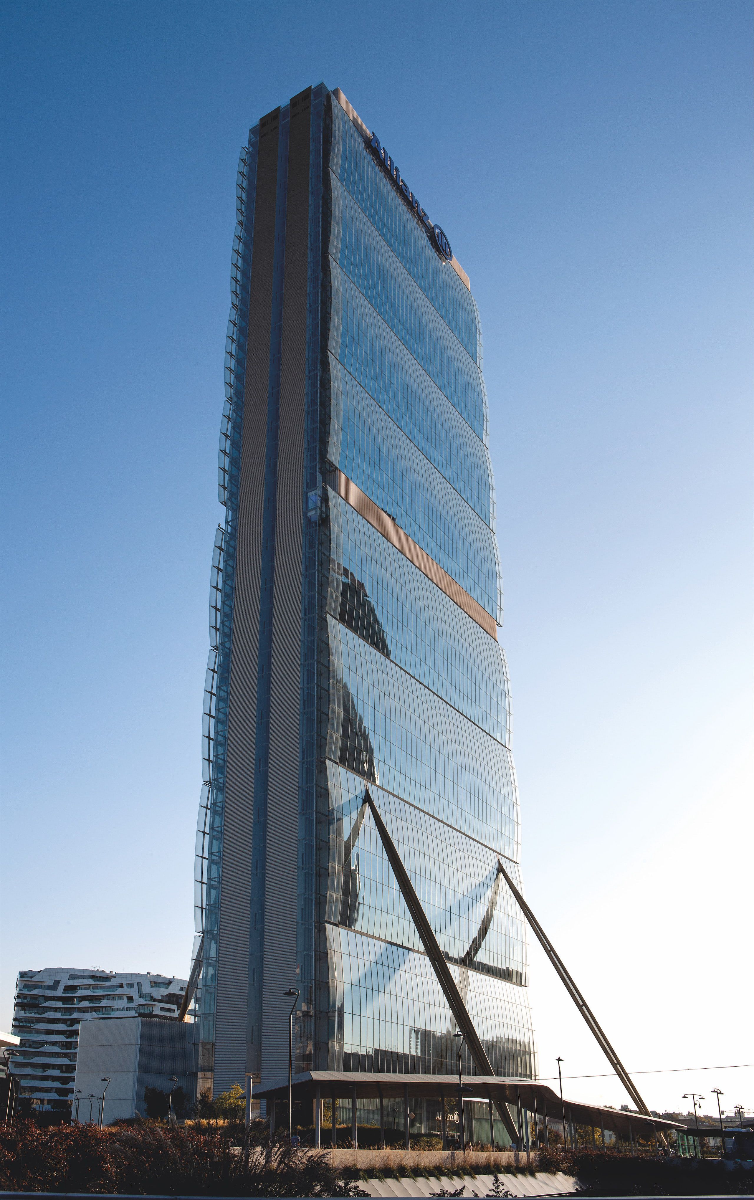 Immagine 1 - Torre Isozaki